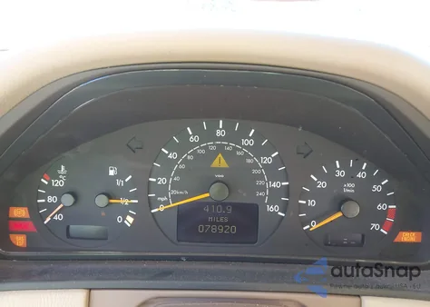 2001 Mercedes-Benz E 320 4M из США, поврежденный, VIN WDBJF82J41X059051